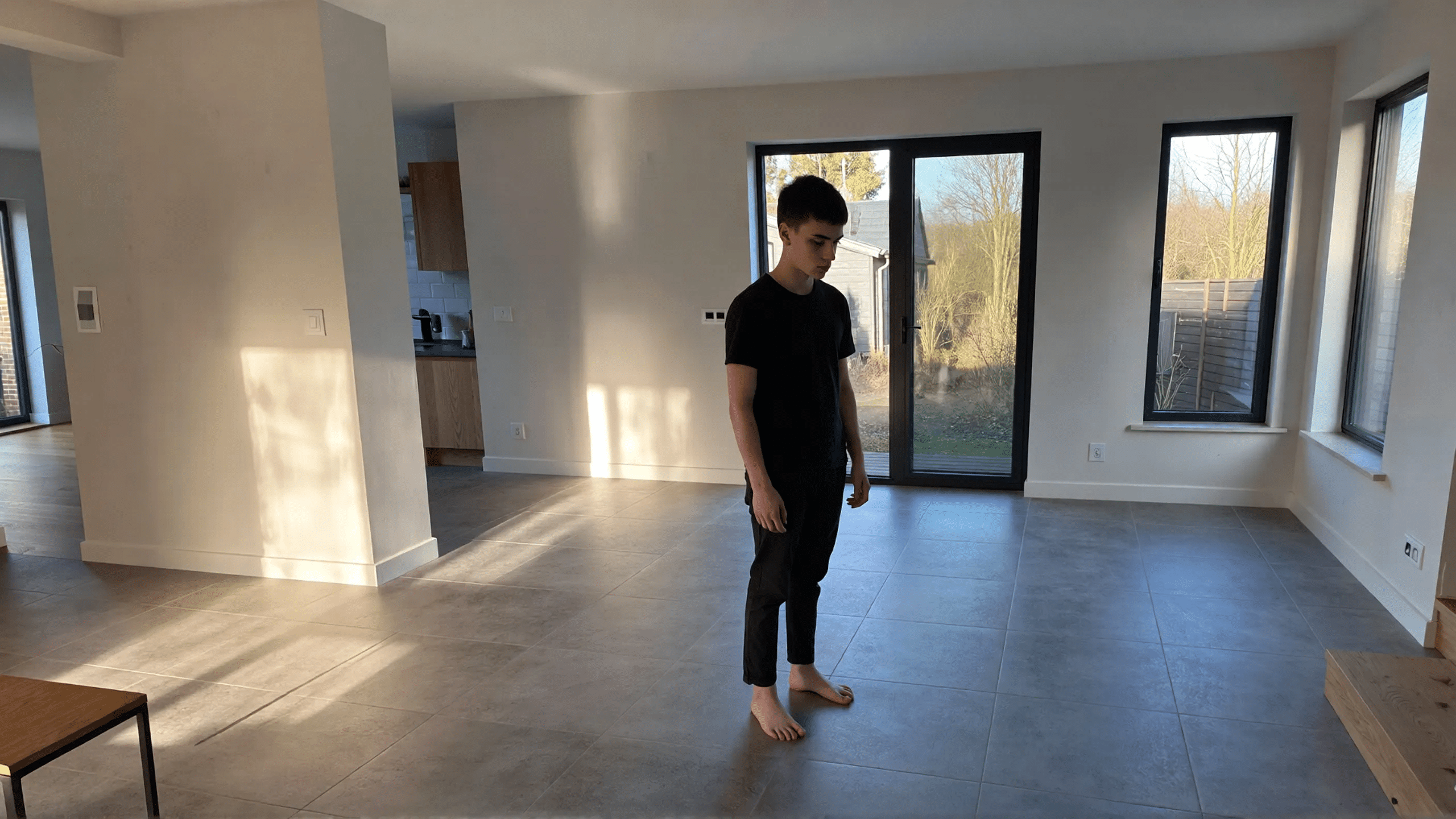 Sensation de froid au sol : causes réelles et solutions efficaces pour retrouver du confort